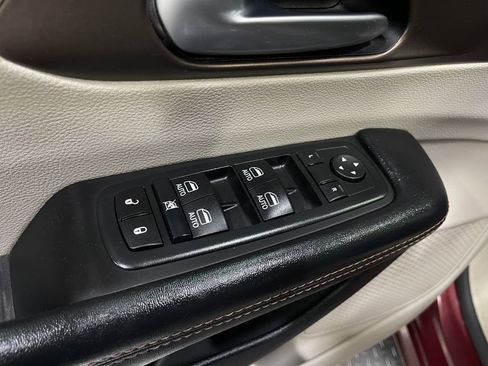 Used 2017 Chrysler Pacifica Touring-L Plus image 17