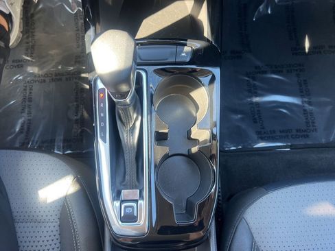 Used 2025 Chevrolet Trax LT image 48