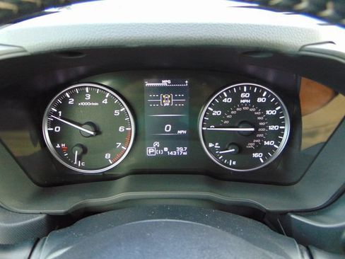 Certified 2025 Subaru Forester Premium AWD/4WD image 16