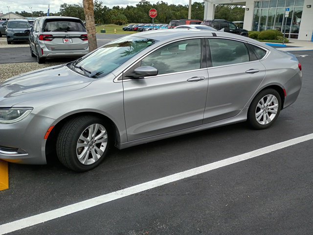 Used 2015 Chrysler 200 Limited w/ Convenience Group FWD image 2