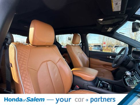 Used 2022 Chrysler Pacifica Pinnacle image 14