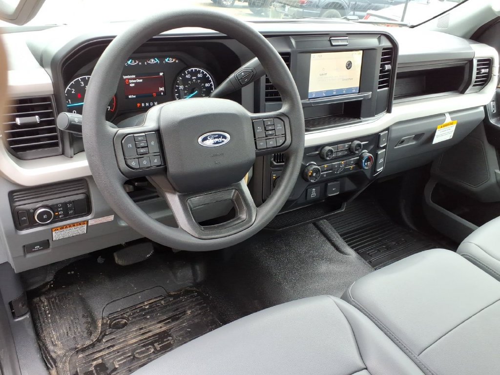 New 2025 Ford F250 XL w/ FX4 Off-Road Package AWD/4WD image 16