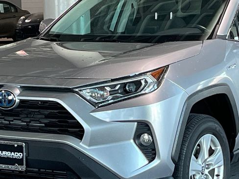 Used 2021 Toyota RAV4 XLE w/ Convenience Package AWD/4WD image 5