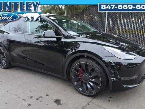 Used 2023 Tesla Model Y Performance image 3
