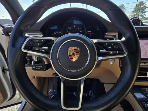 Used 2021 Porsche Macan image 20