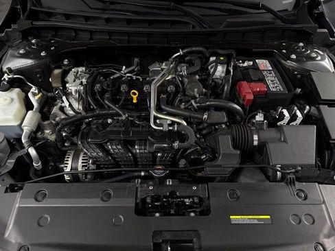 Used 2024 Nissan Altima 2.5 SV image 13