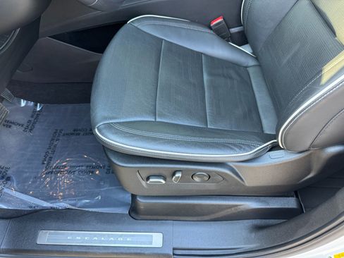 Used 2023 Cadillac Escalade ESV Sport w/ Touring Package image 25