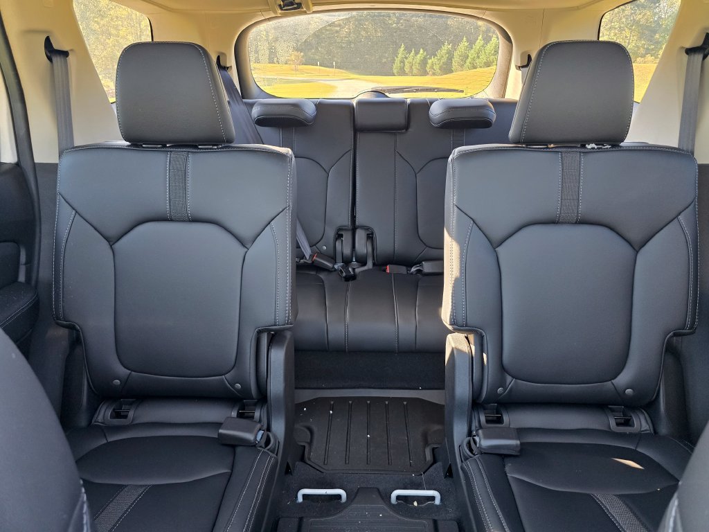 Used 2025 Honda Pilot Touring image 5