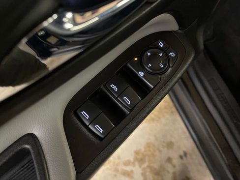 Certified 2022 Chevrolet Equinox LS w/ LS Convenience Package image 12