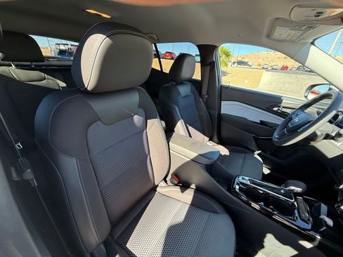 Certified 2025 Chevrolet Trax LT image 14