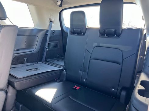 Used 2023 Nissan Pathfinder SL image 18