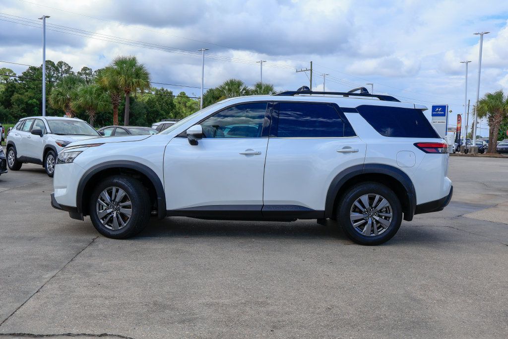 Used 2025 Nissan Pathfinder SV FWD image 28