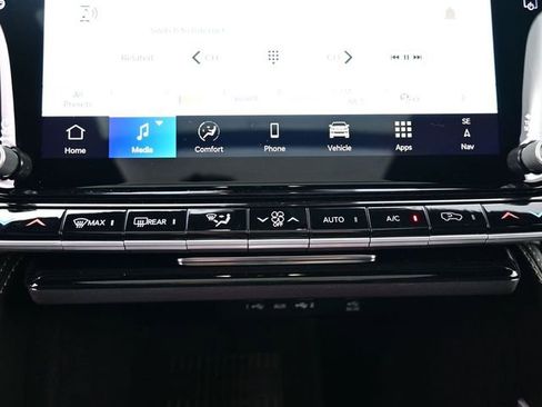 New 2026 Jeep Grand Wagoneer L Limited AWD/4WD image 22