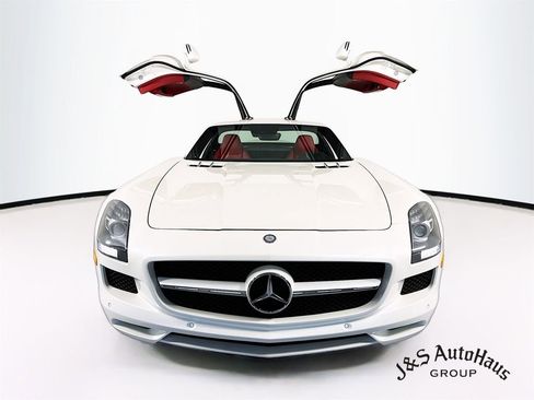 Used 2012 Mercedes-Benz SLS AMG Coupe image 2