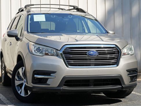 Used 2019 Subaru Ascent Premium w/ Popular Package #2 AWD/4WD image 2