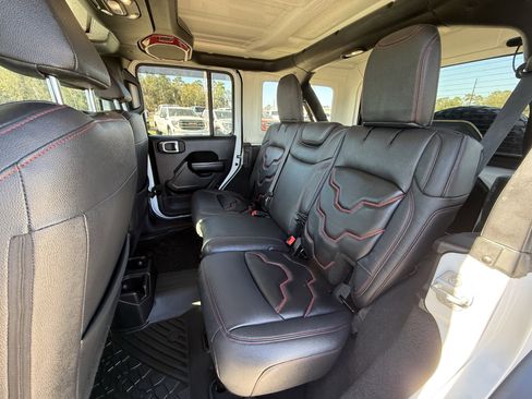 Used 2020 Jeep Wrangler Unlimited Sport S image 28