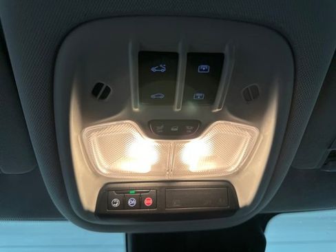 Used 2021 Chevrolet TrailBlazer LT w/ Sun and Liftgate Package image 21