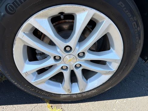 Used 2018 Chevrolet Malibu LT FWD image 16