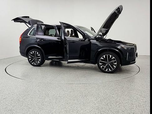 New 2026 Volvo XC90 T8 Plus w/ Protection Package Premier AWD/4WD image 10