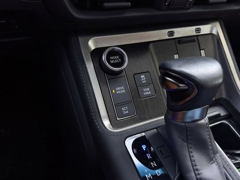 Used 2024 Lexus GX 550 w/ Accessory Package (Z1) AWD/4WD image 10