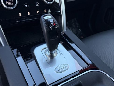 Used 2023 Land Rover Discovery Sport SE image 23
