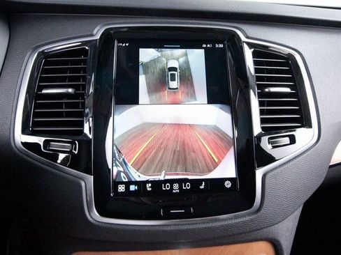 Certified 2025 Volvo XC90 B6 Plus w/ Protection Package Premier image 21