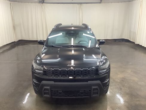 Used 2026 Jeep Cherokee Limited AWD/4WD image 3