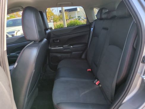 Used 2025 Mitsubishi Outlander Sport SE image 13