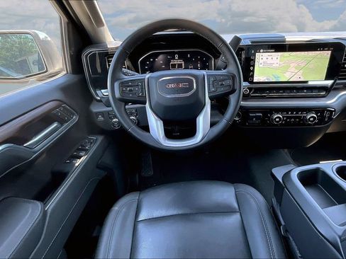 Used 2025 GMC Sierra 1500 SLT AWD/4WD image 11