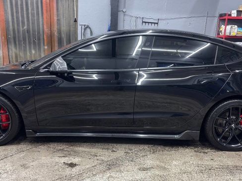 Used 2021 Tesla Model 3 Performance image 2