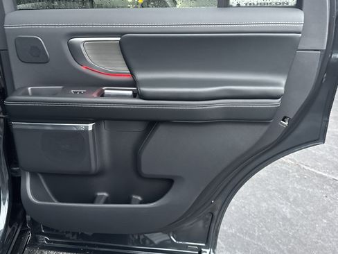 New 2025 Ford Expedition Platinum w/ Driver's Package image 19