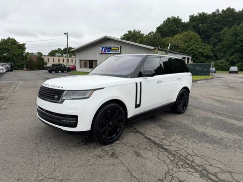 Used 2023 Land Rover Range Rover SE AWD/4WD image 1
