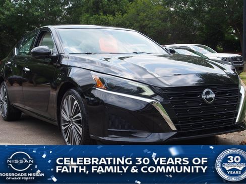 Used 2023 Nissan Altima 2.5 SL AWD/4WD image 1