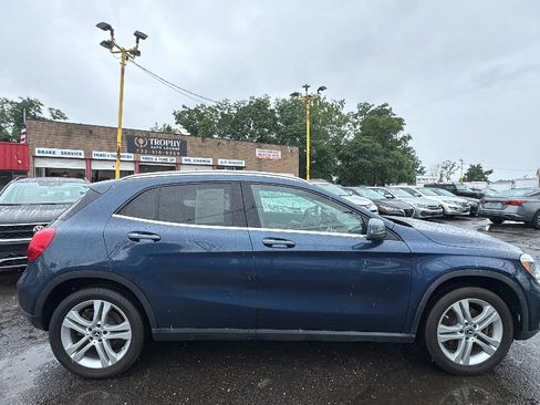 Used 2019 Mercedes-Benz GLA 250 4MATIC w/ Premium Package image 4