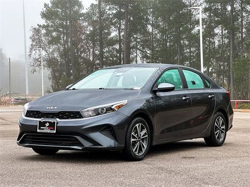 Used 2024 Kia Forte LXS image 4