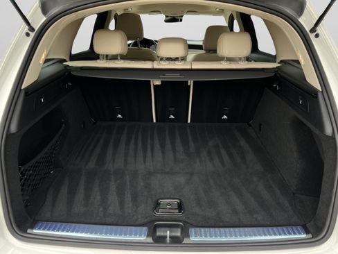 Used 2022 Mercedes-Benz GLC 300 4MATIC w/ Premium Package Lite image 11