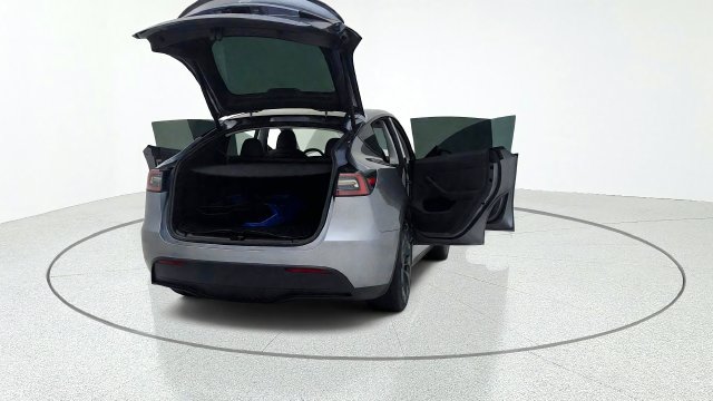 Used 2024 Tesla Model Y Performance AWD/4WD image 17