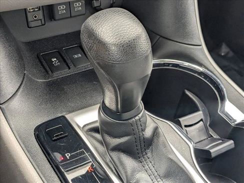 Used 2019 Toyota Highlander LE image 11