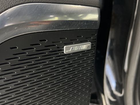 Used 2024 Chevrolet Traverse RS image 21