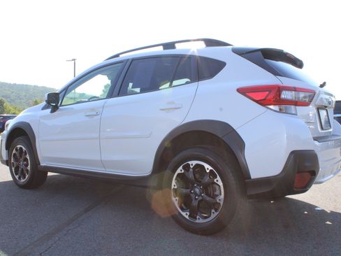 Used 2023 Subaru Crosstrek 2.0i Premium AWD/4WD image 11