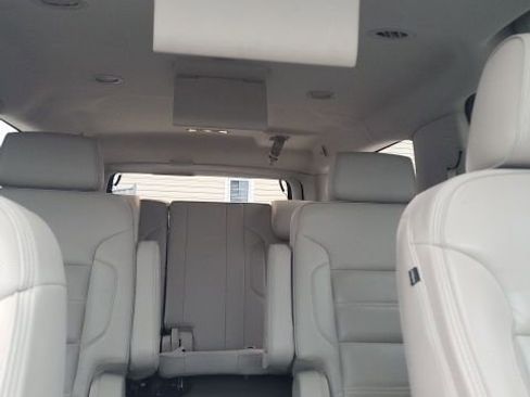 Used 2020 GMC Yukon XL Denali w/ Denali Premium Package image 18