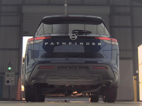 Used 2025 Nissan Pathfinder SV FWD image 7