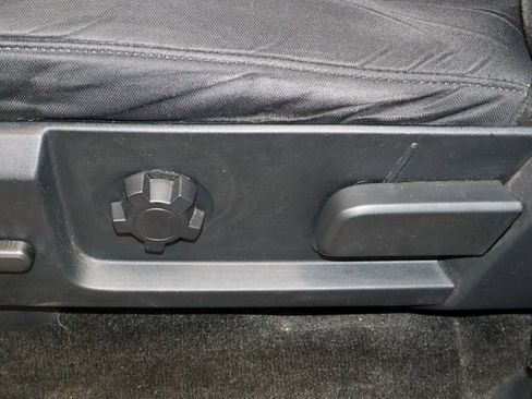 Used 2017 Ford Expedition XLT image 30