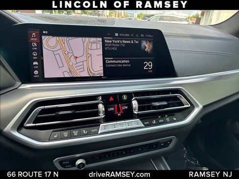 Used 2022 BMW X5 xDrive40i w/ Premium Package AWD/4WD image 18