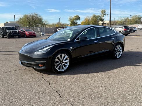 Used 2019 Tesla Model 3 Standard Range Plus image 1