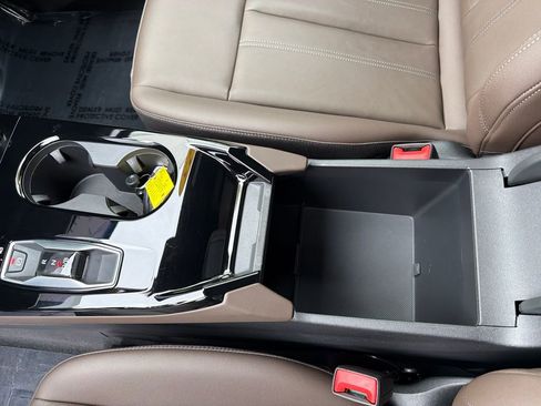 Used 2025 Audi Q6 e-tron Premium w/ Convenience Package image 24