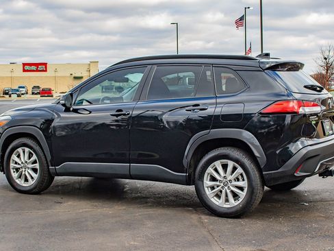 Used 2023 Toyota Corolla Cross LE image 6