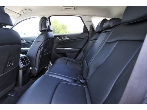 Certified 2024 Kia Sportage EX FWD image 31
