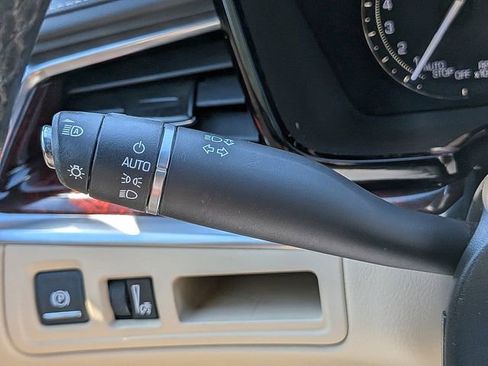 Used 2019 Cadillac XT5 Luxury w/ LPO, Radiant Package FWD image 28