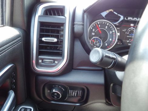 Used 2024 RAM 2500 Laramie AWD/4WD image 19